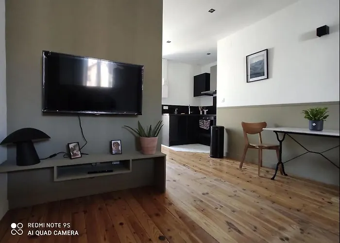 T2 Proche Centre-ville, Stationnement Facile * Pau